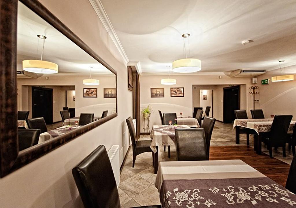 Hotel Willa Adriana ปวอตสก์ ภายนอก รูปภาพ