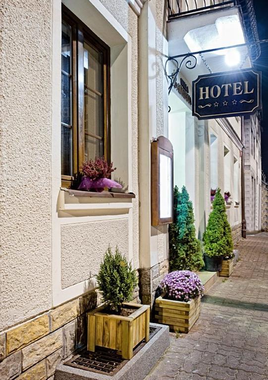 Hotel Willa Adriana ปวอตสก์ ภายนอก รูปภาพ