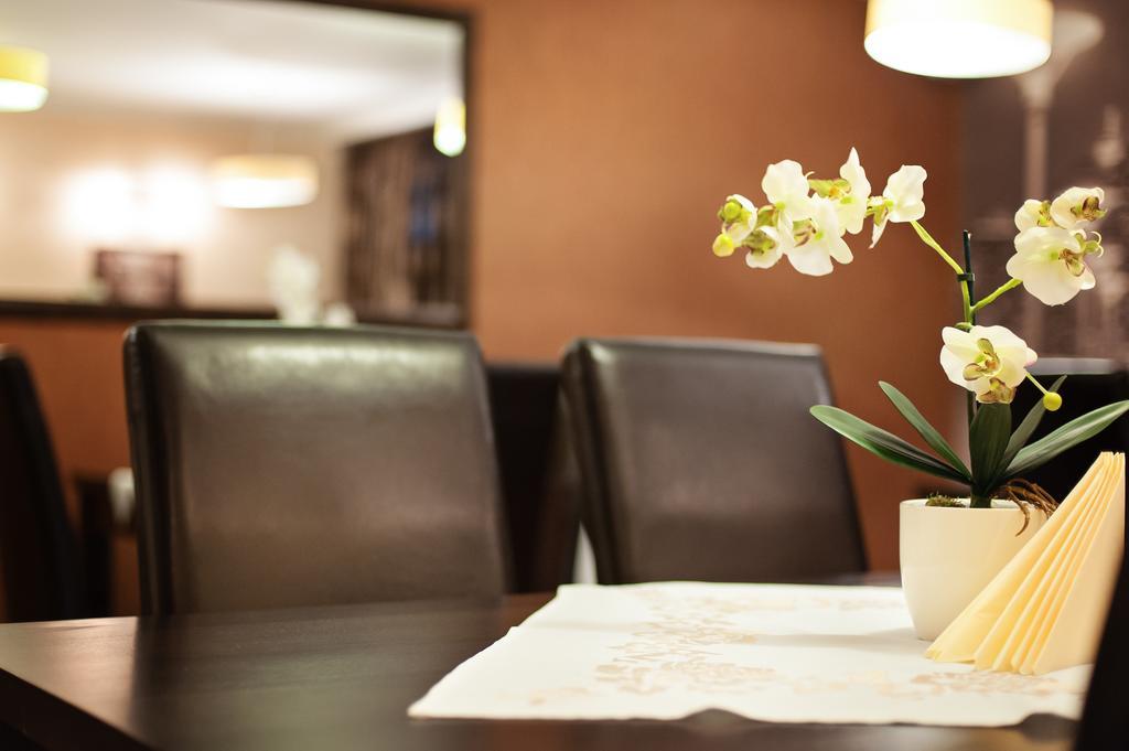 Hotel Willa Adriana ปวอตสก์ ภายนอก รูปภาพ