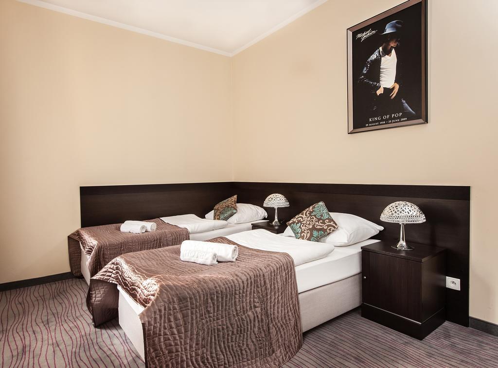 Hotel Willa Adriana ปวอตสก์ ภายนอก รูปภาพ